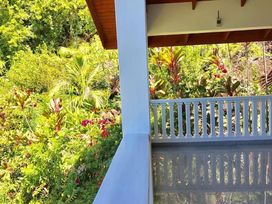 Hilltop South - Villa Bougainville Takamaka Exterior foto
