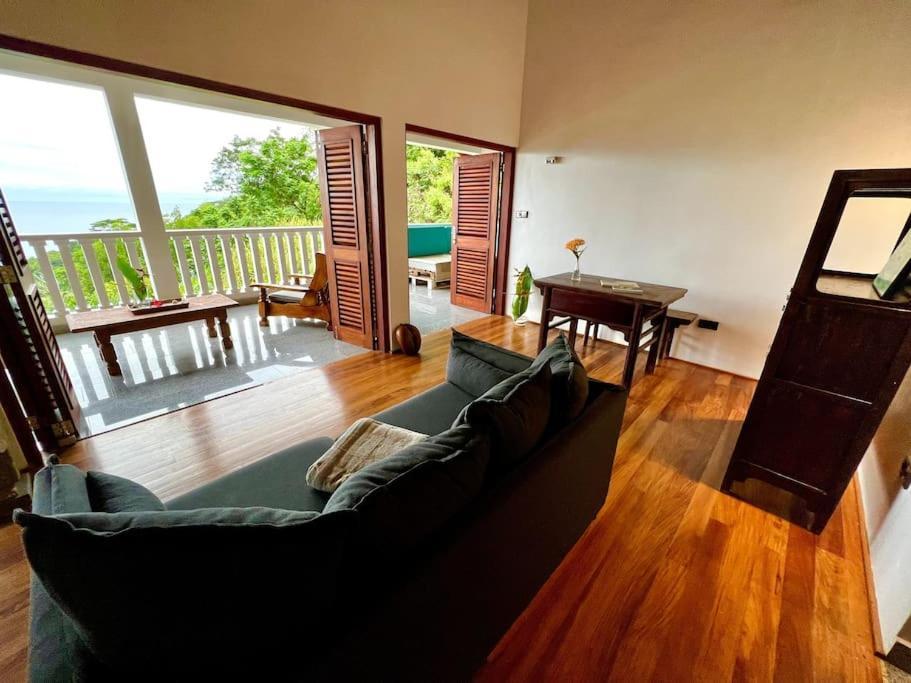 Hilltop South - Villa Bougainville Takamaka Exterior foto